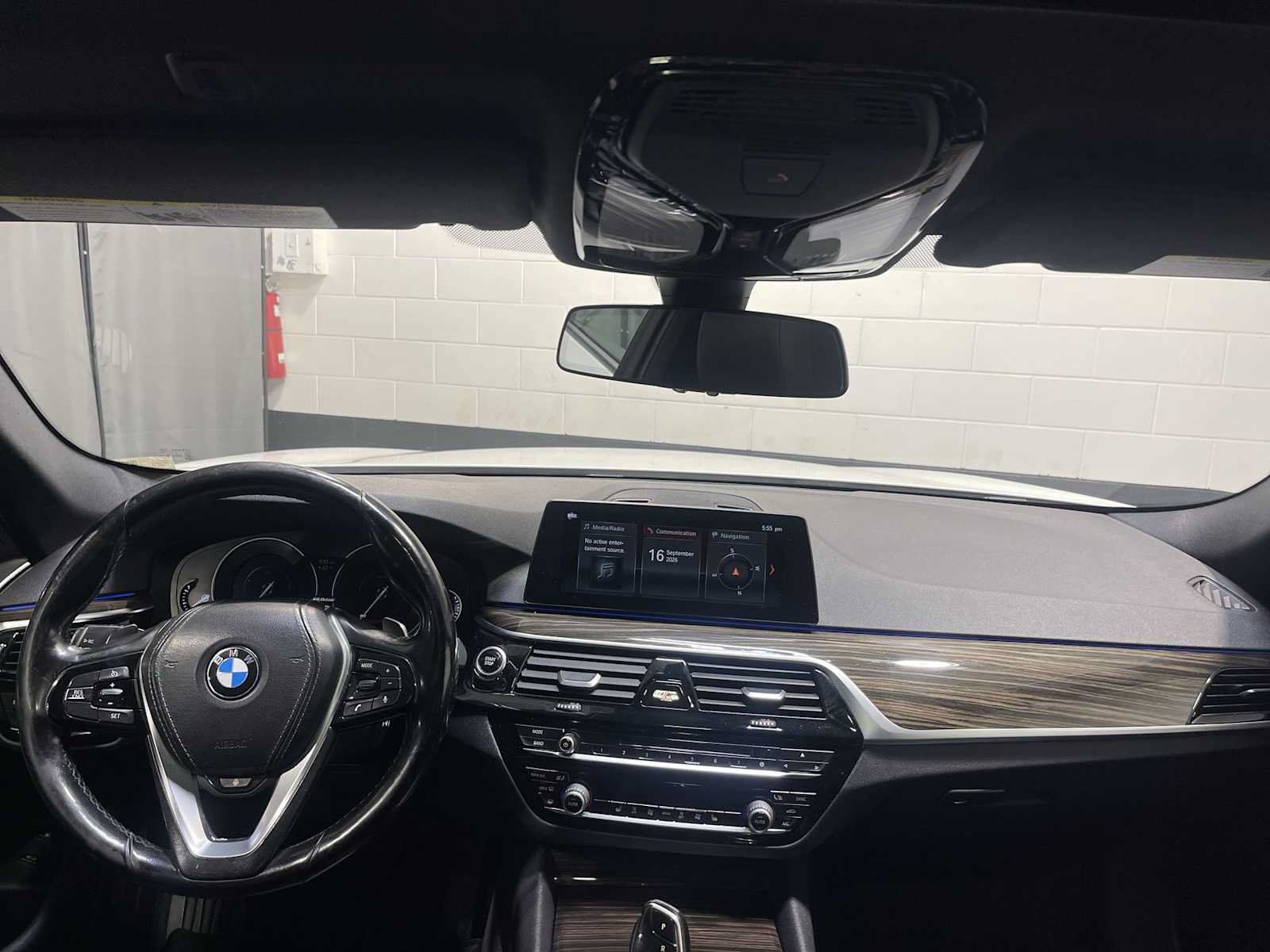 Used 2018 BMW 530e xDrive AWD/4WD image 10