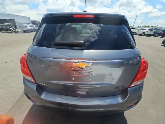 Used 2020 Chevrolet Trax LS w/ Tint and Cruise Package FWD image 3