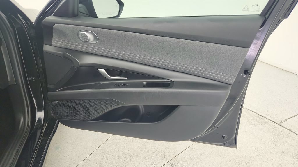 Used 2024 Hyundai Elantra Limited FWD image 32
