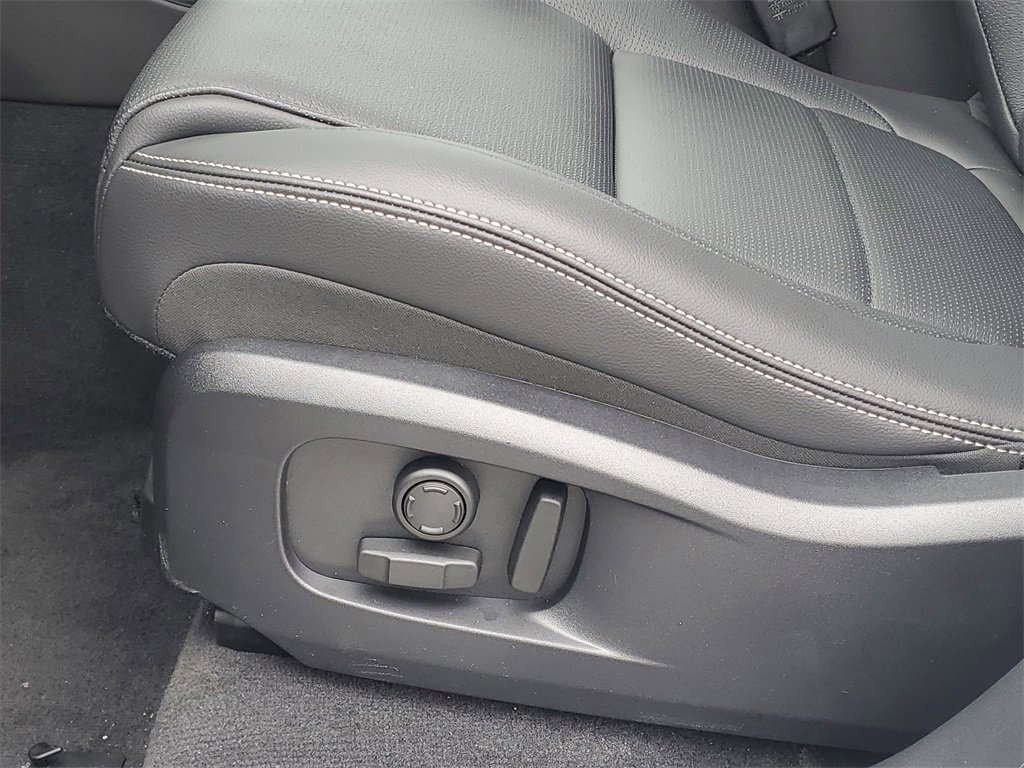 New 2025 Jaguar F-PACE R-Dynamic S image 12