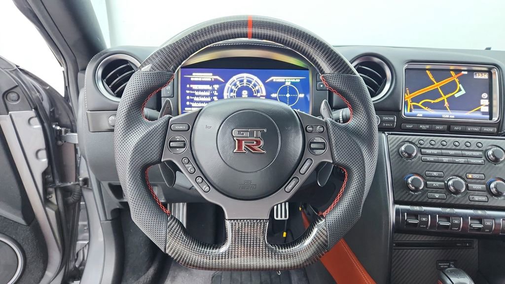 Used 2015 Nissan GT-R Premium image 30