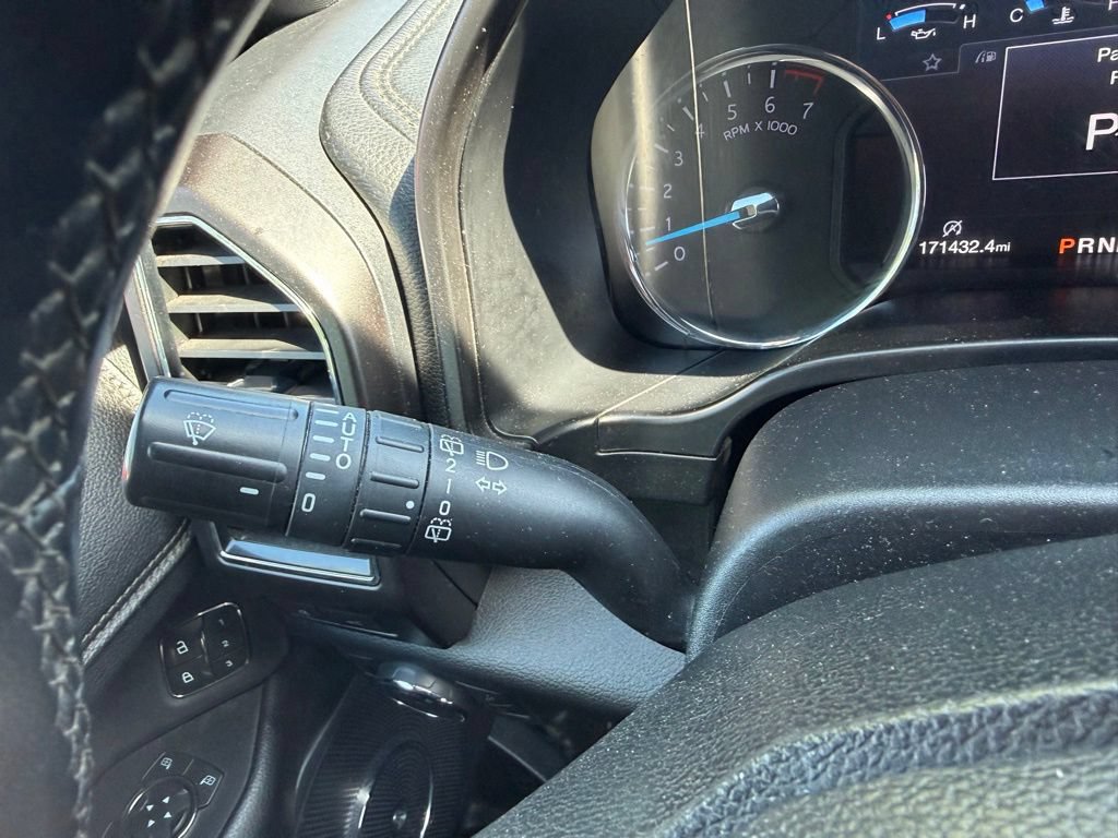 Used 2019 Ford Expedition Limited w/ Equipment Group 301A AWD/4WD image 15