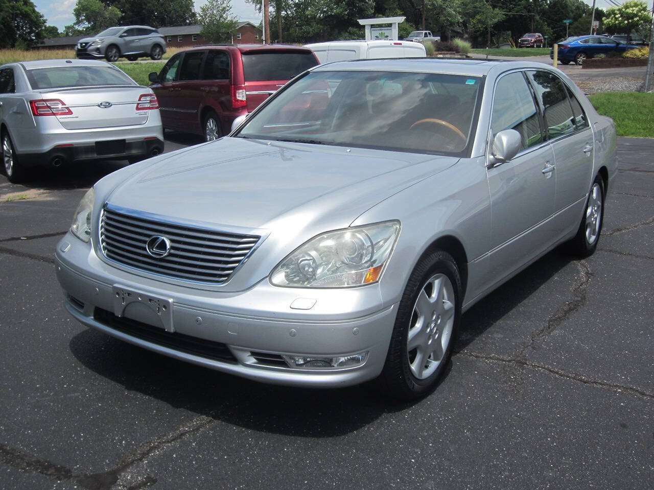 Used 2004 Lexus LS 430 RWD image 2