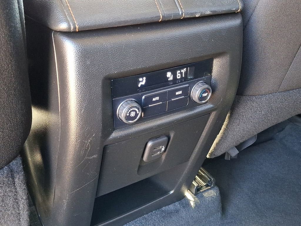 Certified 2021 Chevrolet Traverse LT FWD image 29