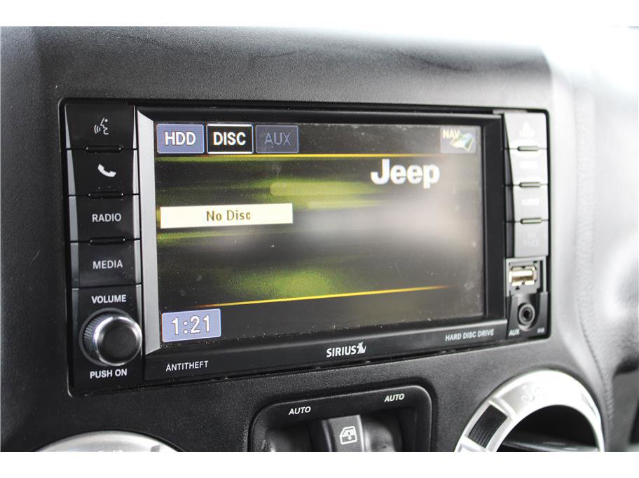 Used 2015 Jeep Wrangler Unlimited Sahara w/ Connectivity Group image 21