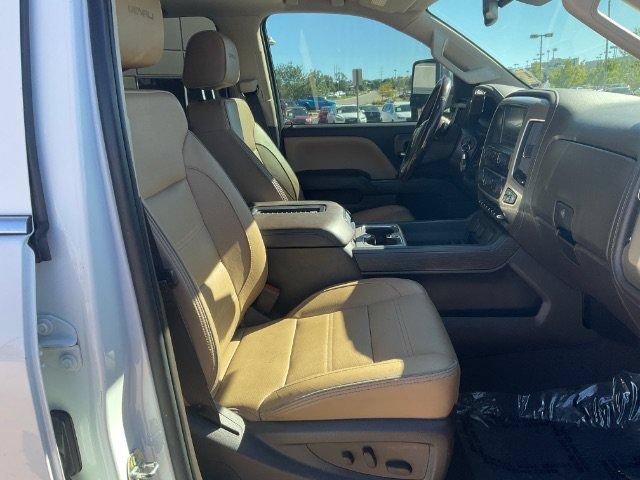 Used 2019 GMC Sierra 2500 Denali w/ Duramax Plus Package AWD/4WD image 10