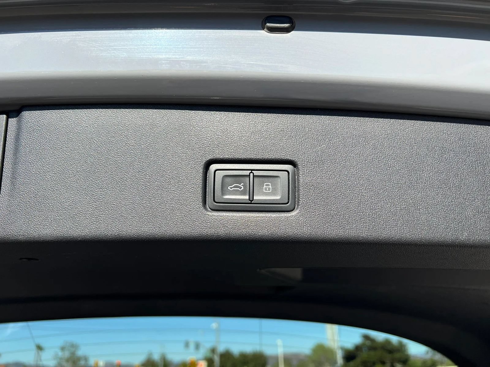 Used 2023 Audi Q4 e-tron Premium Plus AWD/4WD image 40