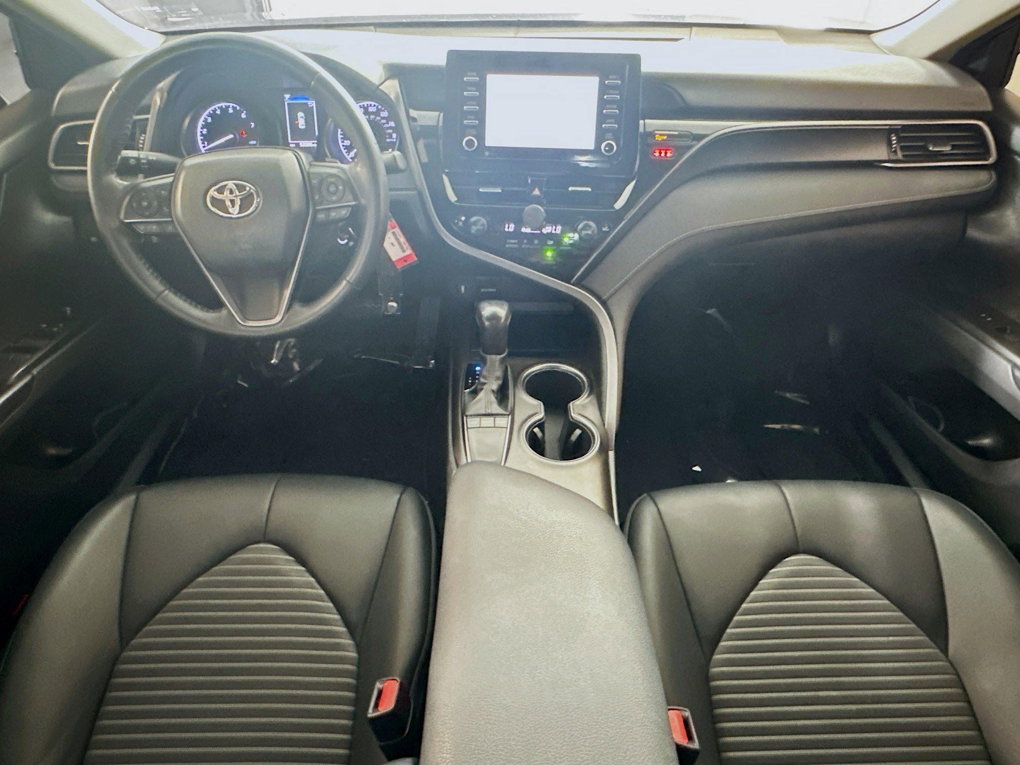 Used 2022 Toyota Camry SE image 26