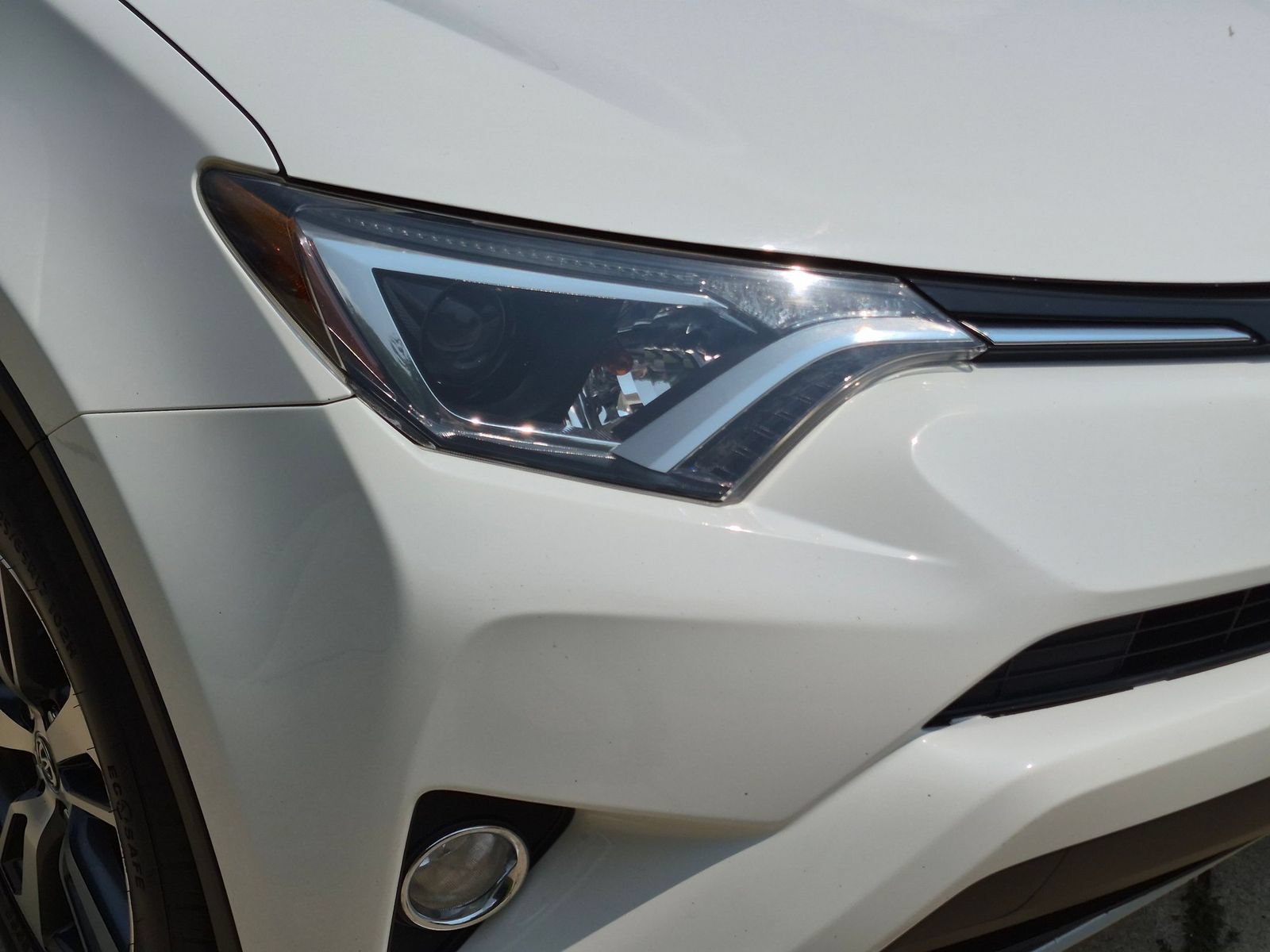 Used 2017 Toyota RAV4 XLE AWD/4WD image 34