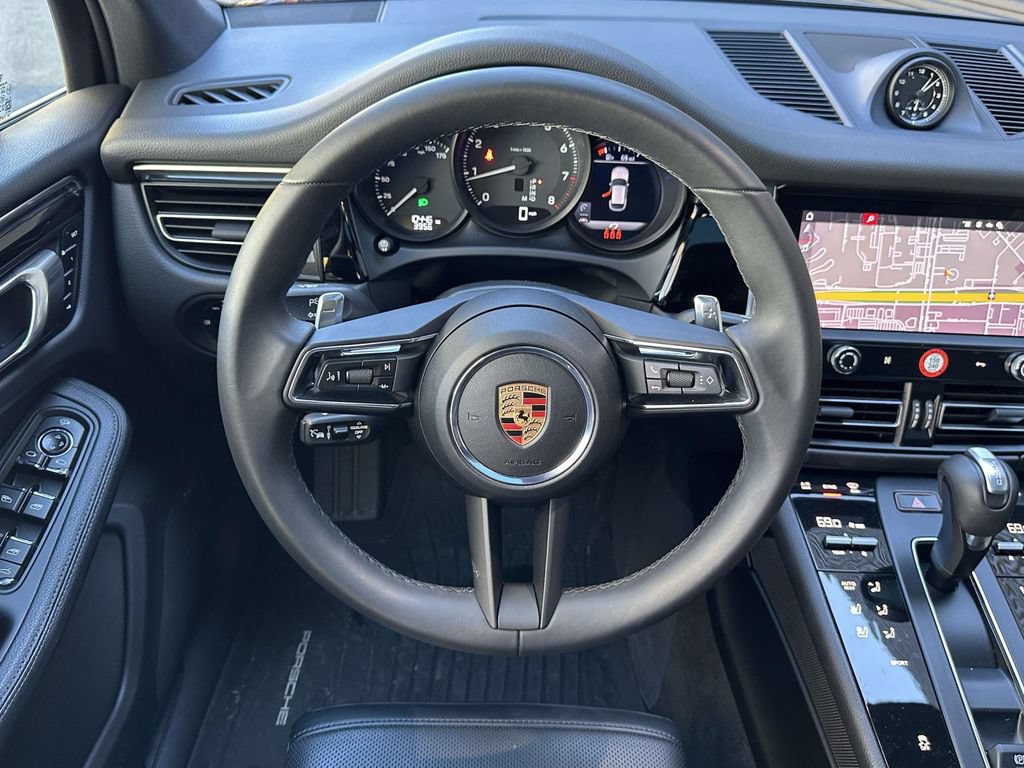 Certified 2025 Porsche Macan AWD/4WD image 14