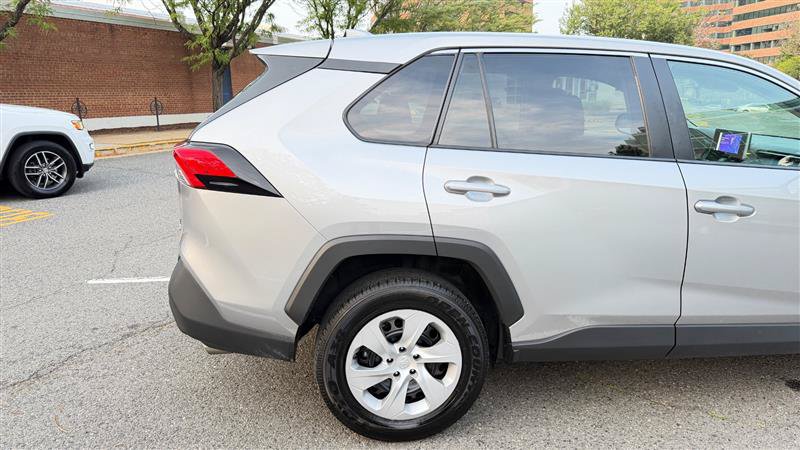 Used 2025 Toyota RAV4 LE AWD/4WD image 7