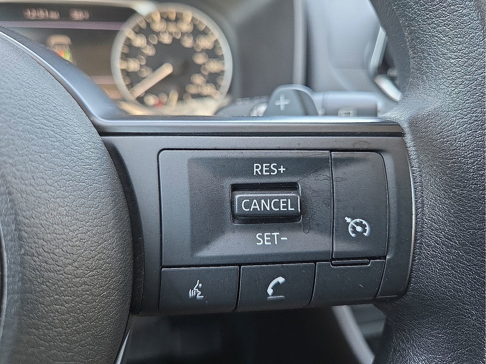Used 2023 Nissan Rogue S AWD/4WD image 18