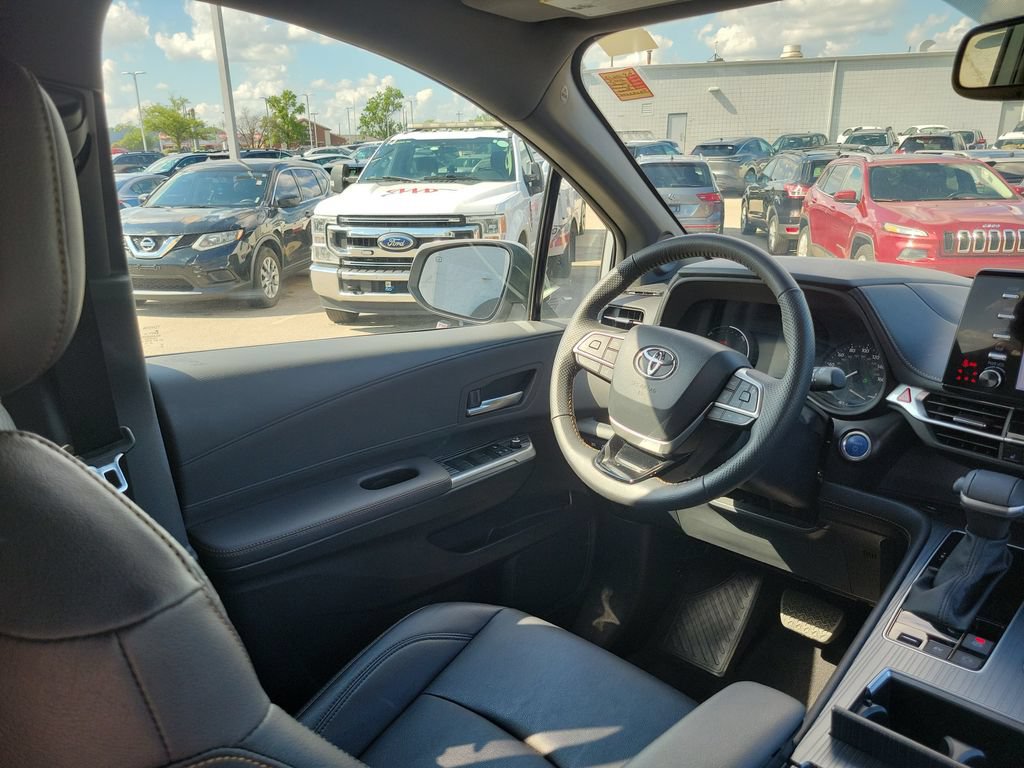 Used 2023 Toyota Sienna XLE Woodland Edition AWD/4WD image 9