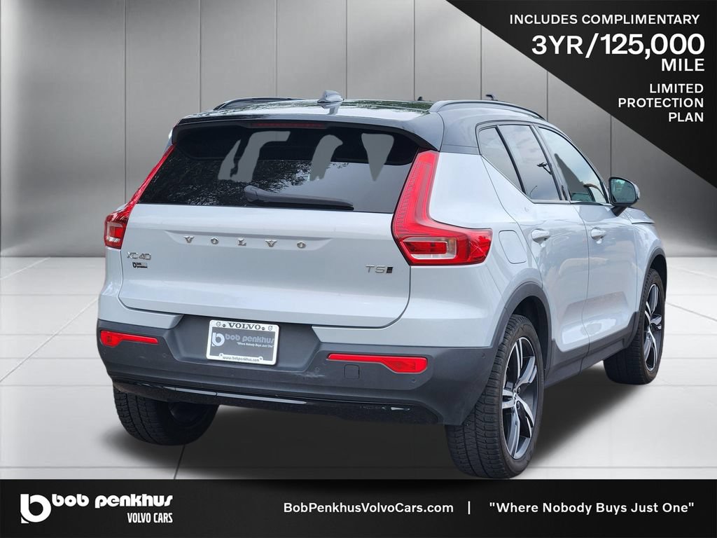 Used 2022 Volvo XC40 T5 R-Design AWD/4WD image 25