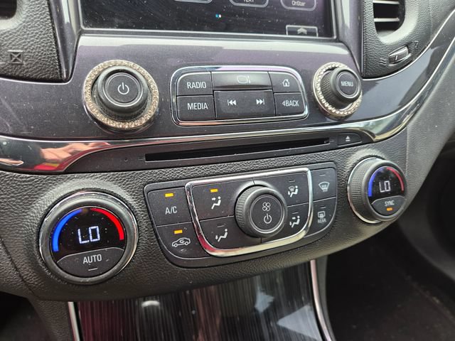 Used 2017 Chevrolet Impala Premier w/ Enhanced Convenience Package FWD image 17