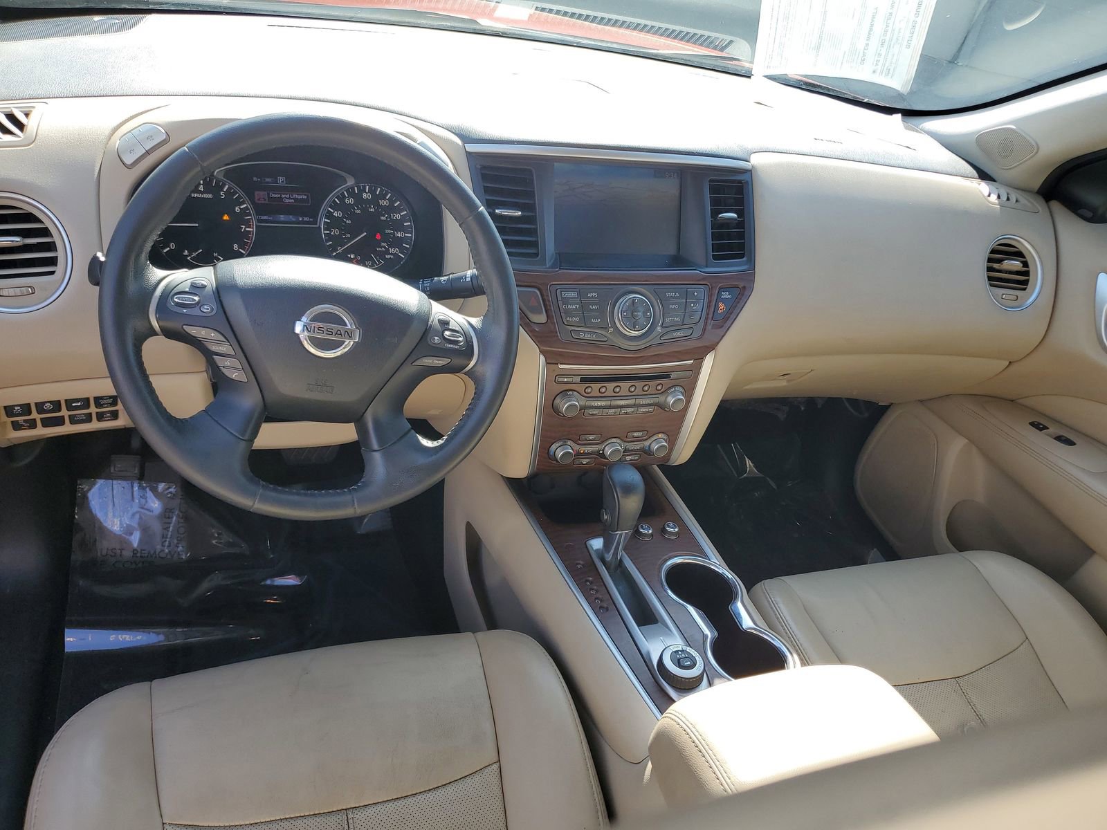 Used 2017 Nissan Pathfinder Platinum w/ Family Entertainment Package AWD/4WD image 10