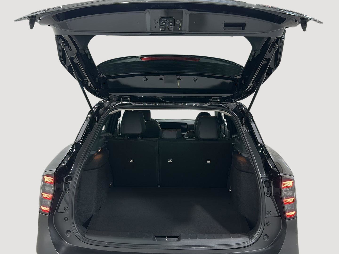 Used 2025 Nissan Kicks SR image 21