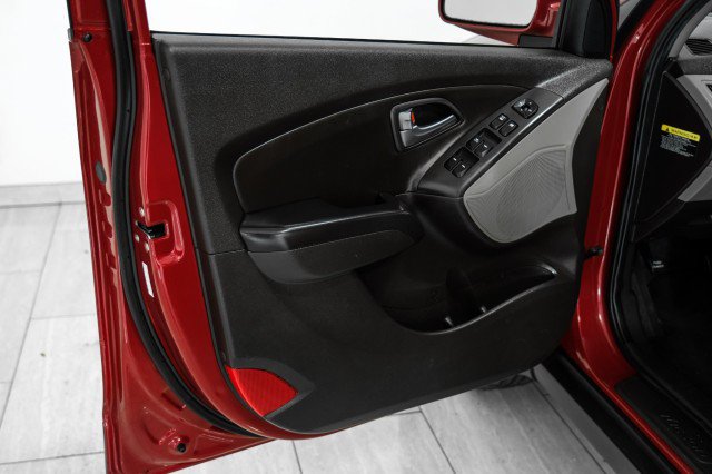 Used 2015 Hyundai Tucson SE AWD/4WD image 37