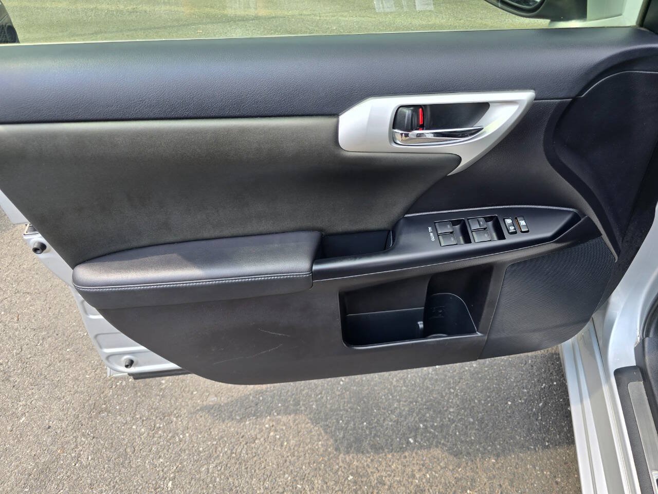 Used 2013 Lexus CT 200h w/ F Sport Pkg w/Nuluxe Trim FWD image 14