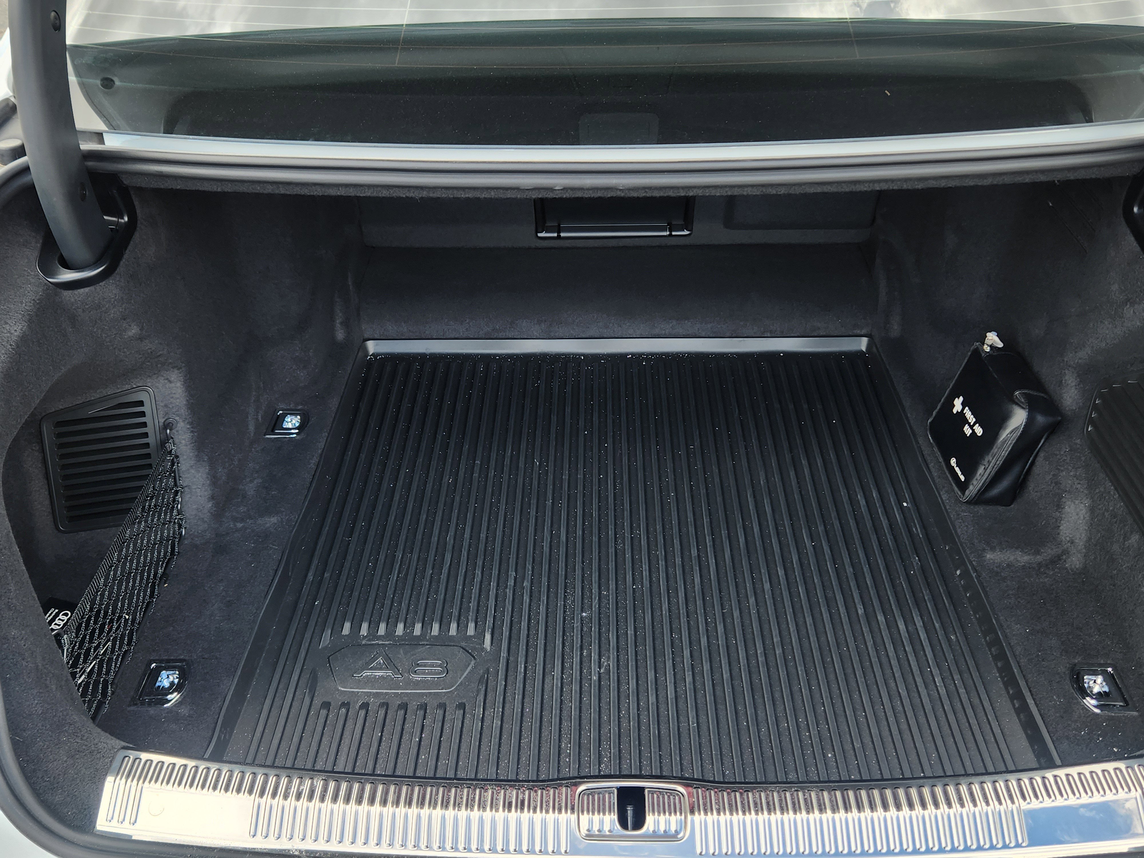 Used 2025 Audi A8 L 3.0T image 19