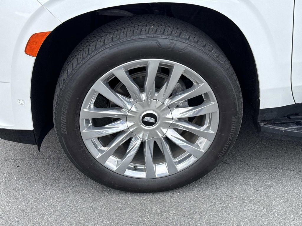 Used 2024 Cadillac Escalade ESV Premium Luxury AWD/4WD image 7