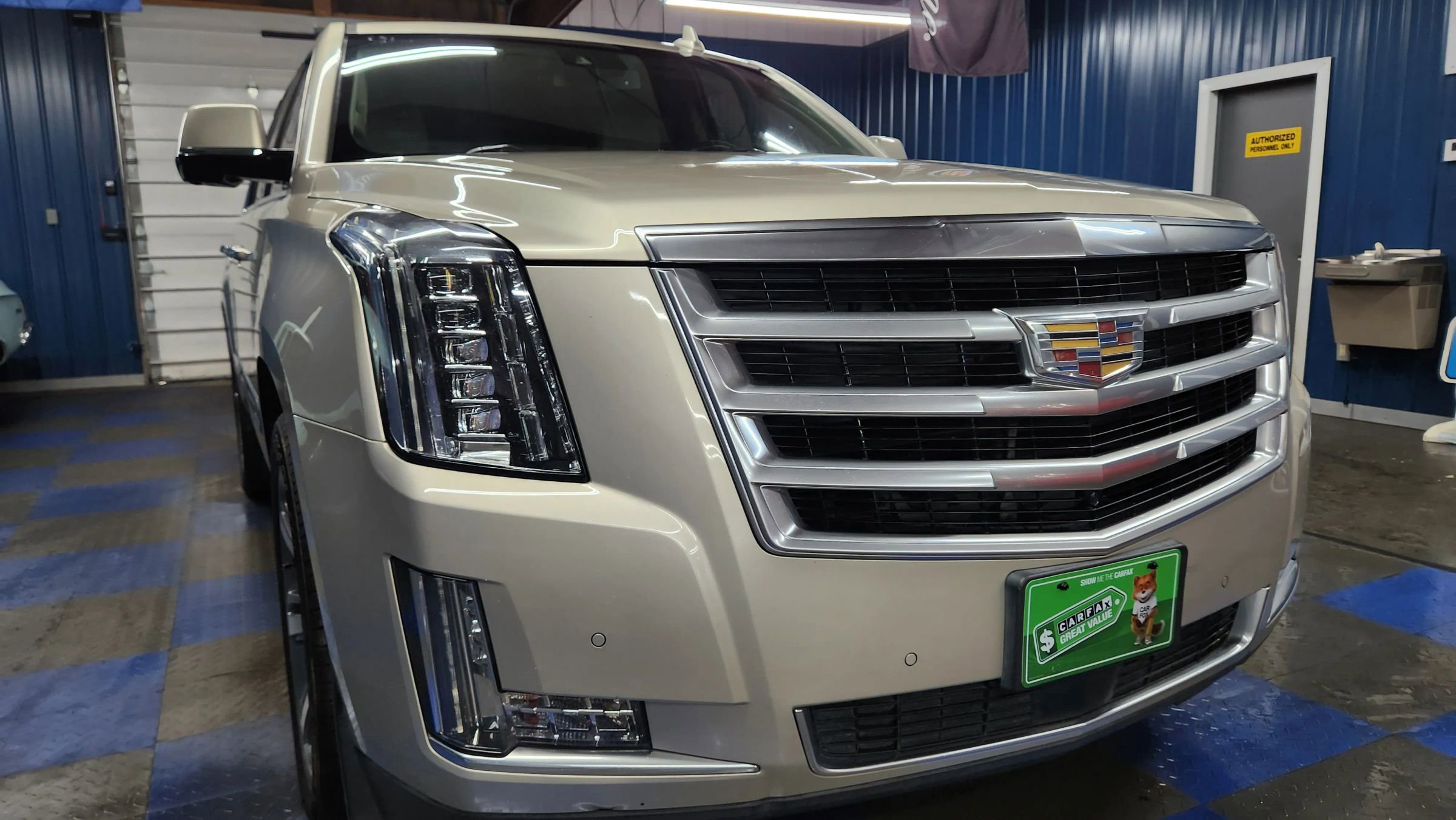 Used 2015 Cadillac Escalade Premium image 52