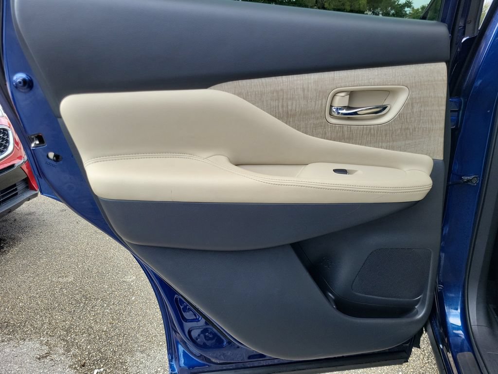 Certified 2022 Nissan Murano SL w/ SL Moonroof Package FWD image 8