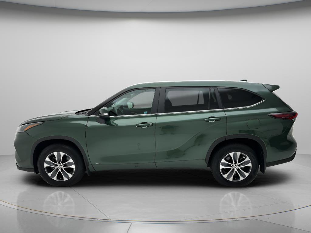 Used 2024 Toyota Highlander XLE AWD/4WD image 8