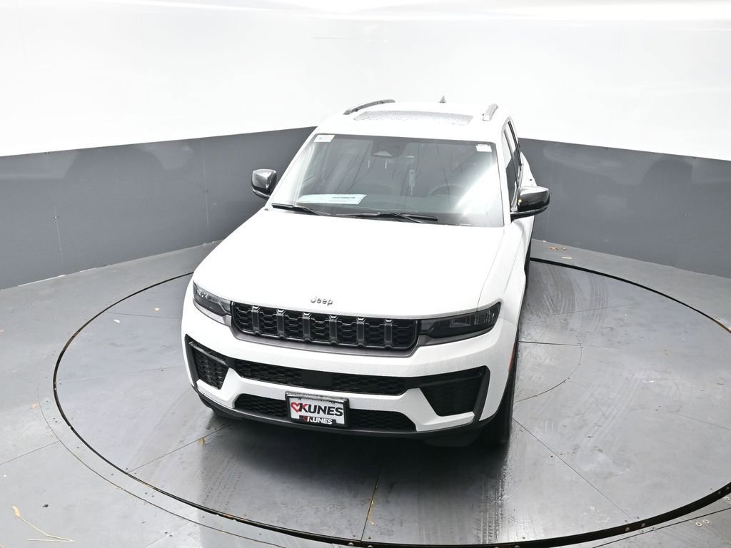 New 2026 Jeep Grand Cherokee Altitude image 31