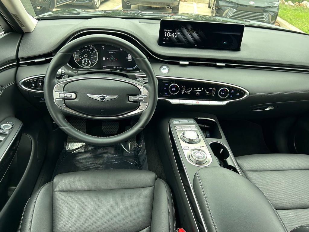 Used 2025 Genesis GV70 2.5T image 16