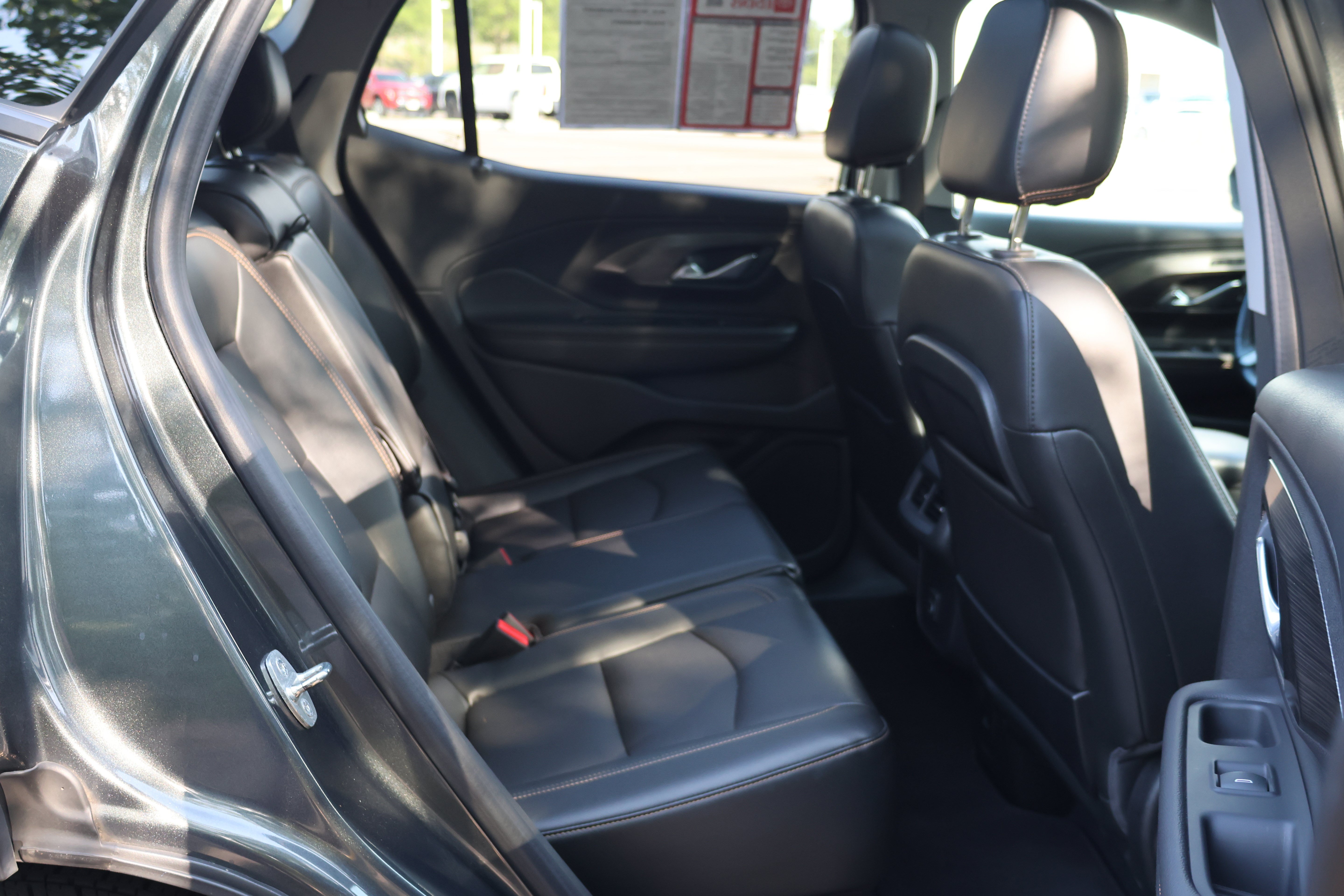 Used 2020 GMC Terrain SLT w/ Preferred Package AWD/4WD image 19