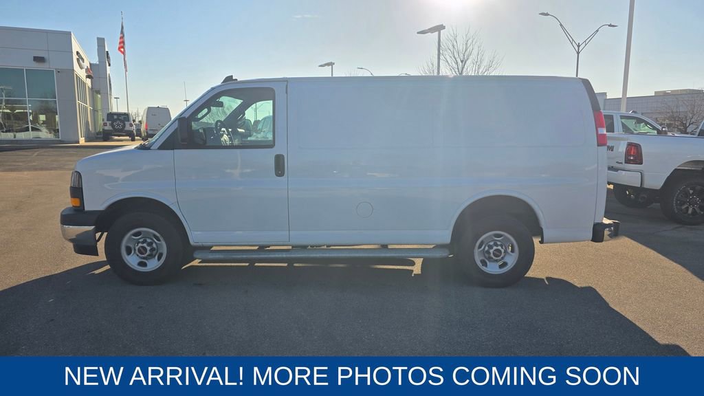 Used 2024 GMC Savana 2500 w/ Driver Convenience Package image 2