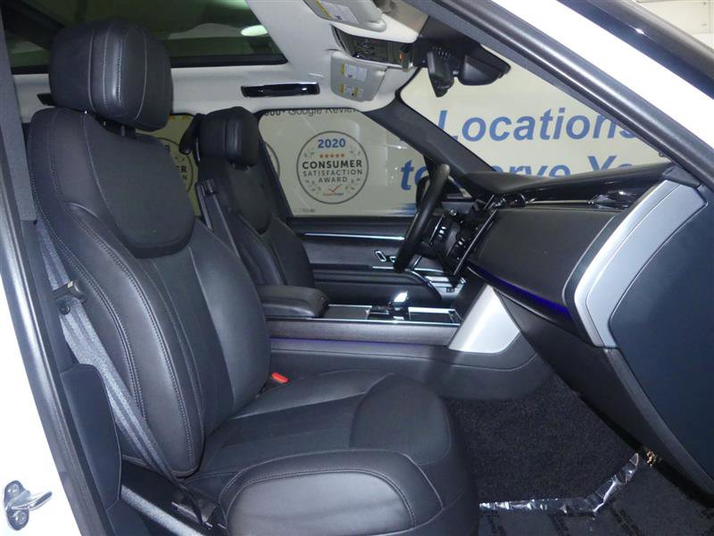 Used 2025 Land Rover Range Rover SE AWD/4WD image 8