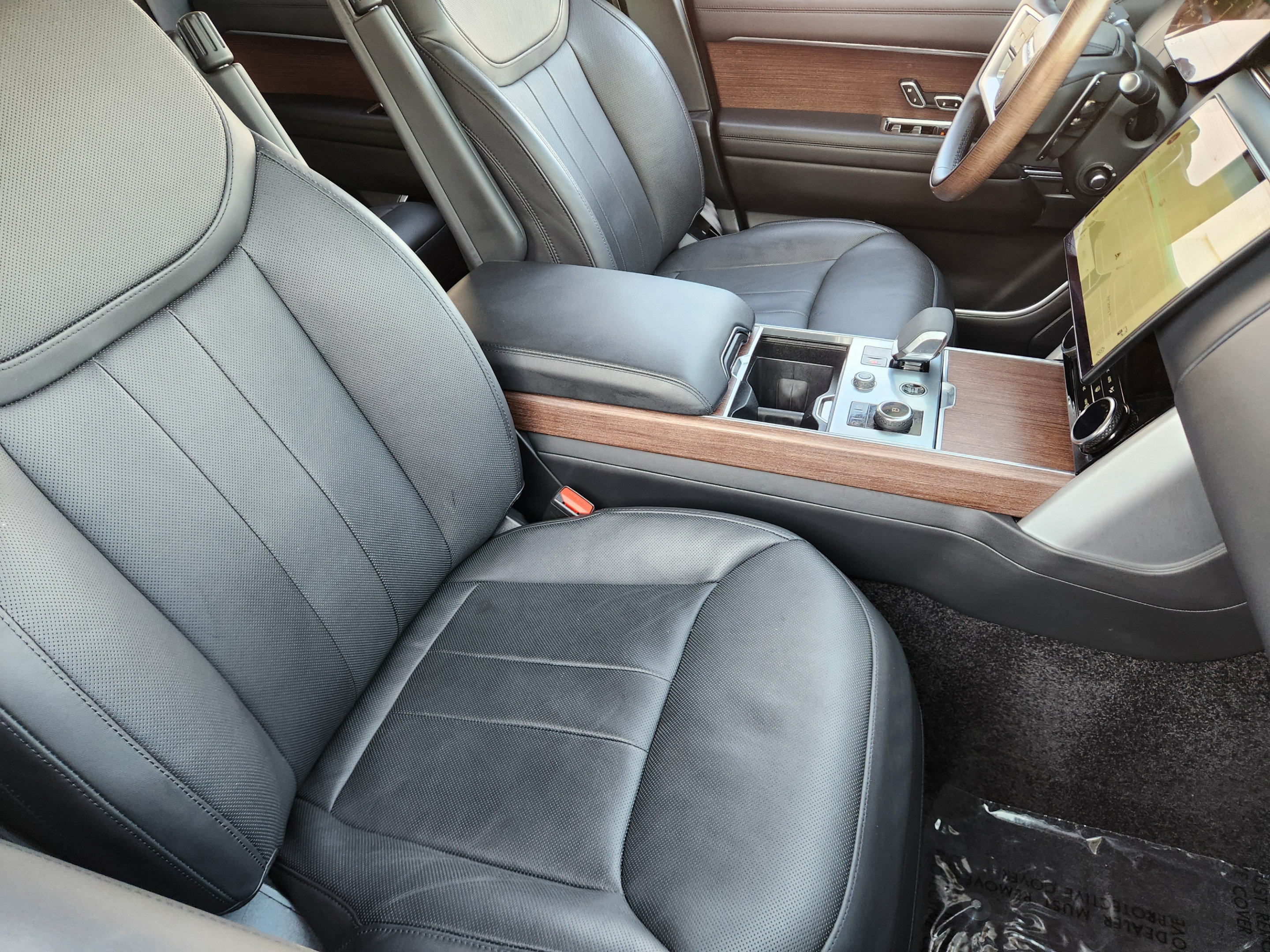 Certified 2023 Land Rover Range Rover SE AWD/4WD image 9