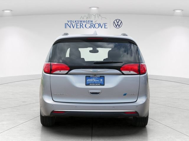 Used 2017 Chrysler Pacifica Premium FWD image 6