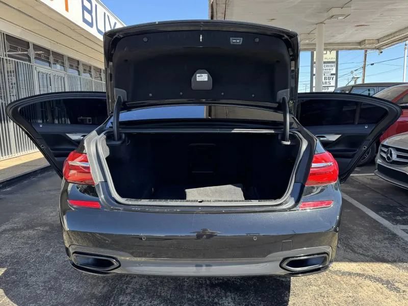 Used 2018 BMW 740i RWD image 12
