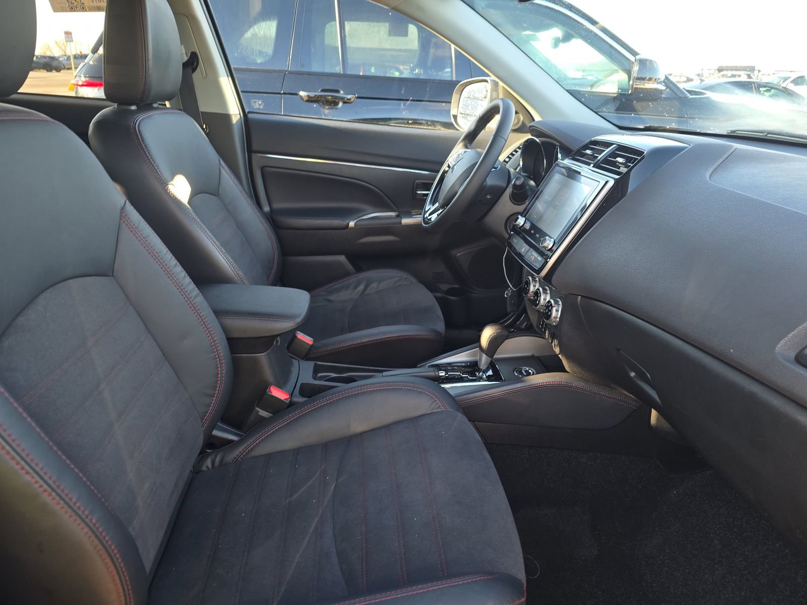 Used 2023 Mitsubishi Outlander Sport ES AWD/4WD image 13