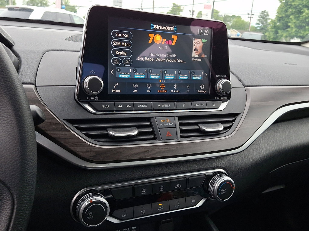 Used 2024 Nissan Altima 2.5 SV FWD image 28