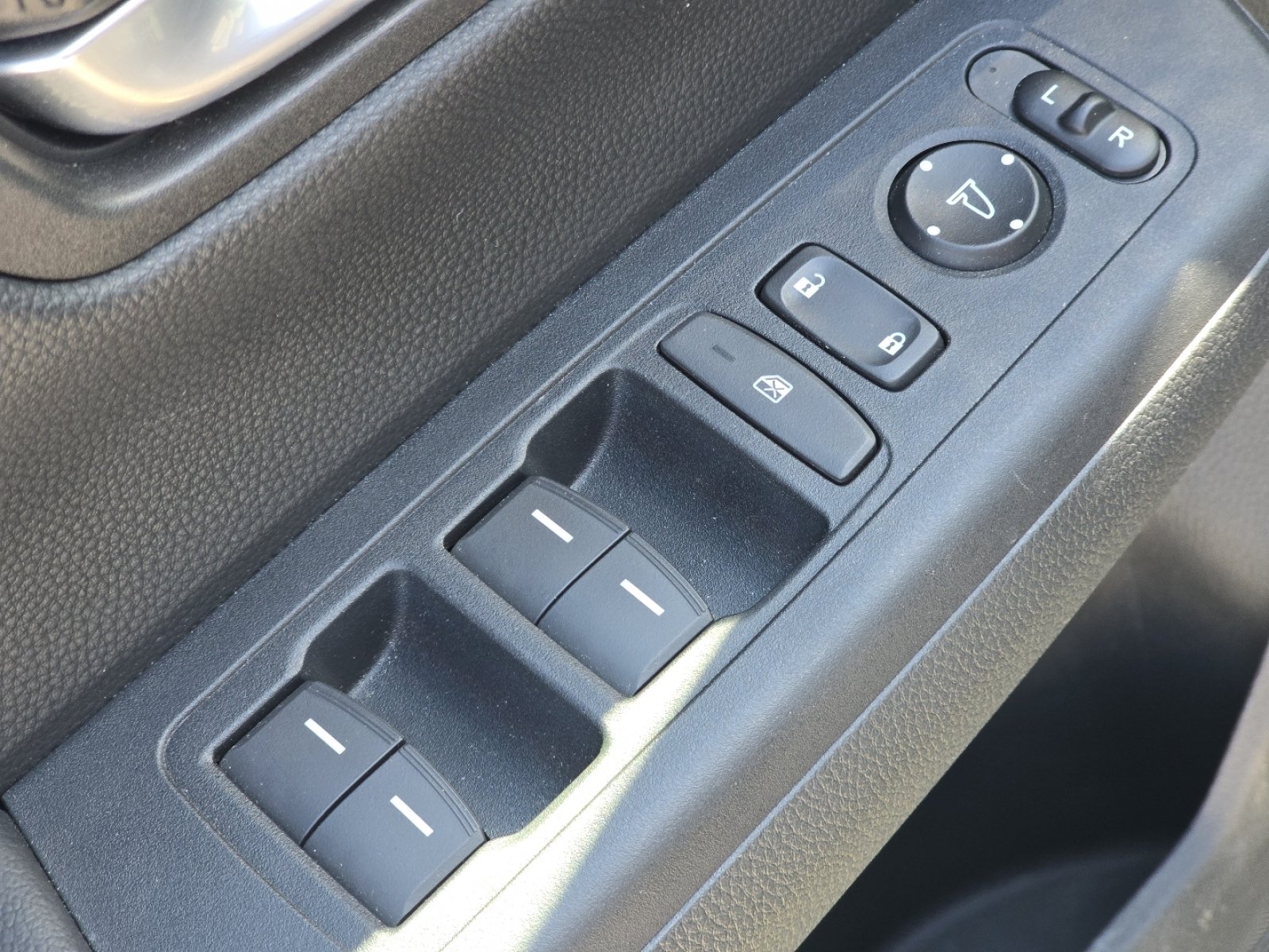 Used 2025 Honda CR-V Sport-L image 28