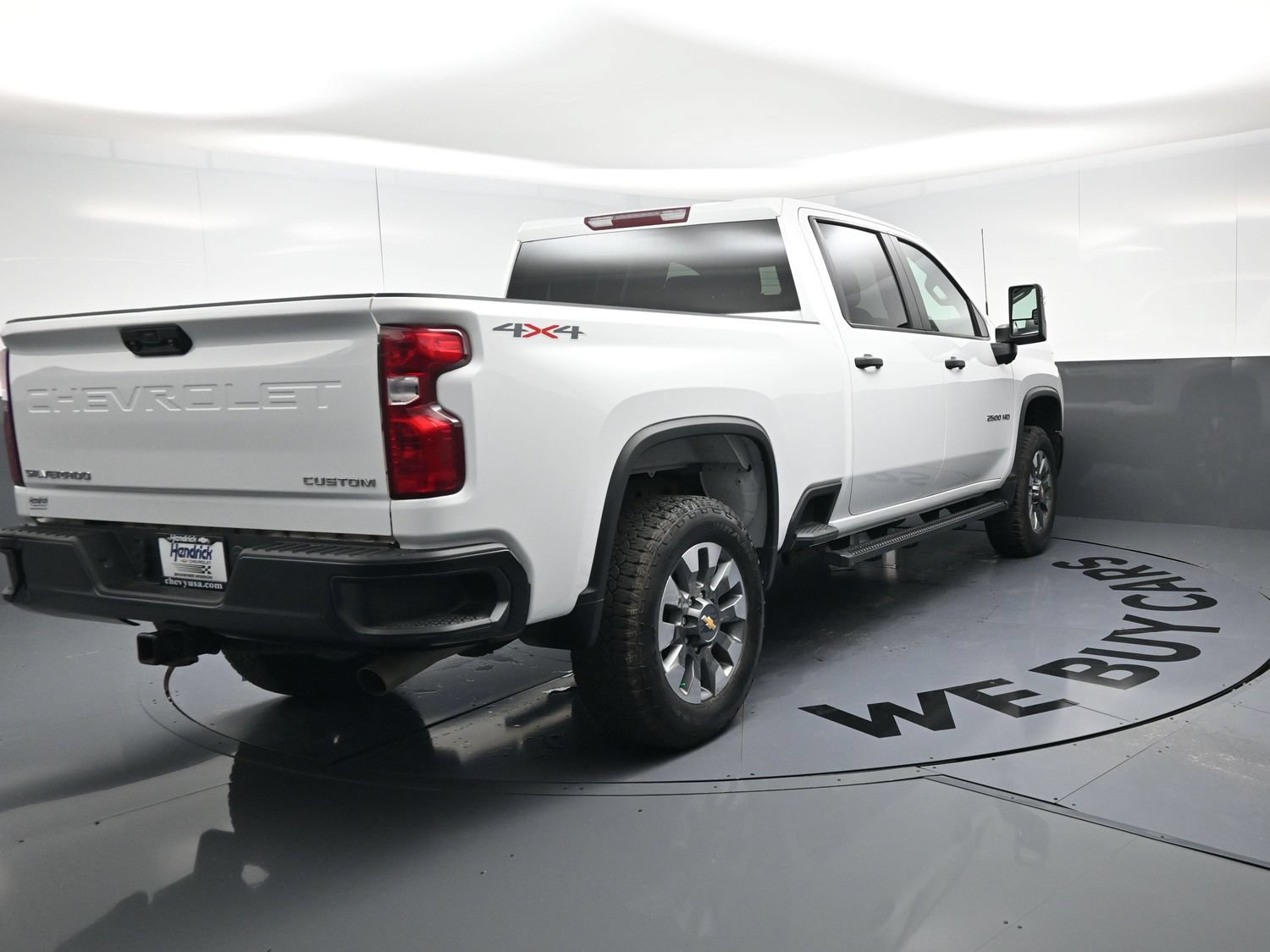 Used 2024 Chevrolet Silverado 2500 Custom w/ Custom Convenience Package AWD/4WD image 9