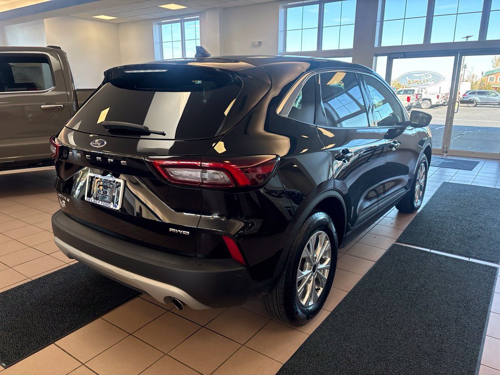 Used 2023 Ford Escape Active AWD/4WD image 5