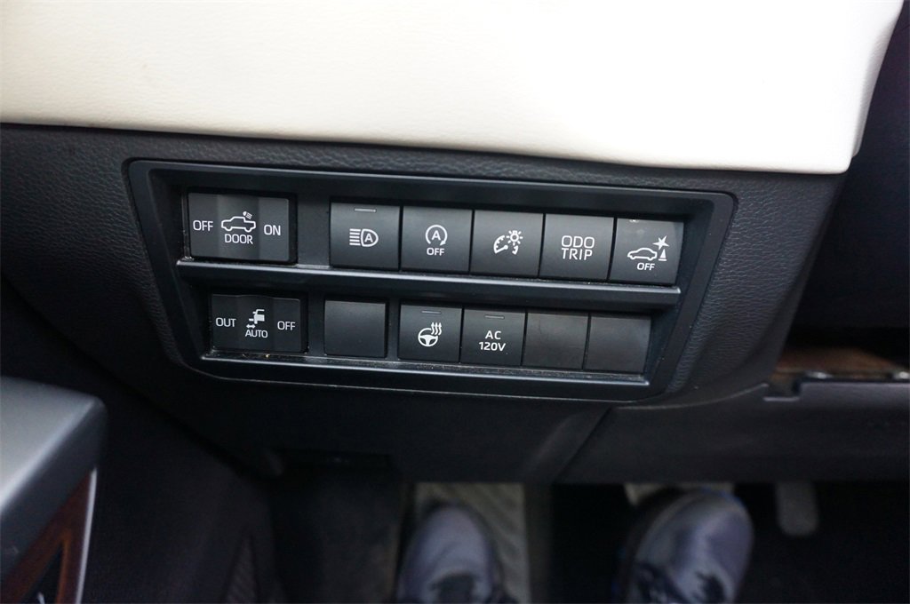 Used 2023 Toyota Tundra 1794 Edition image 5