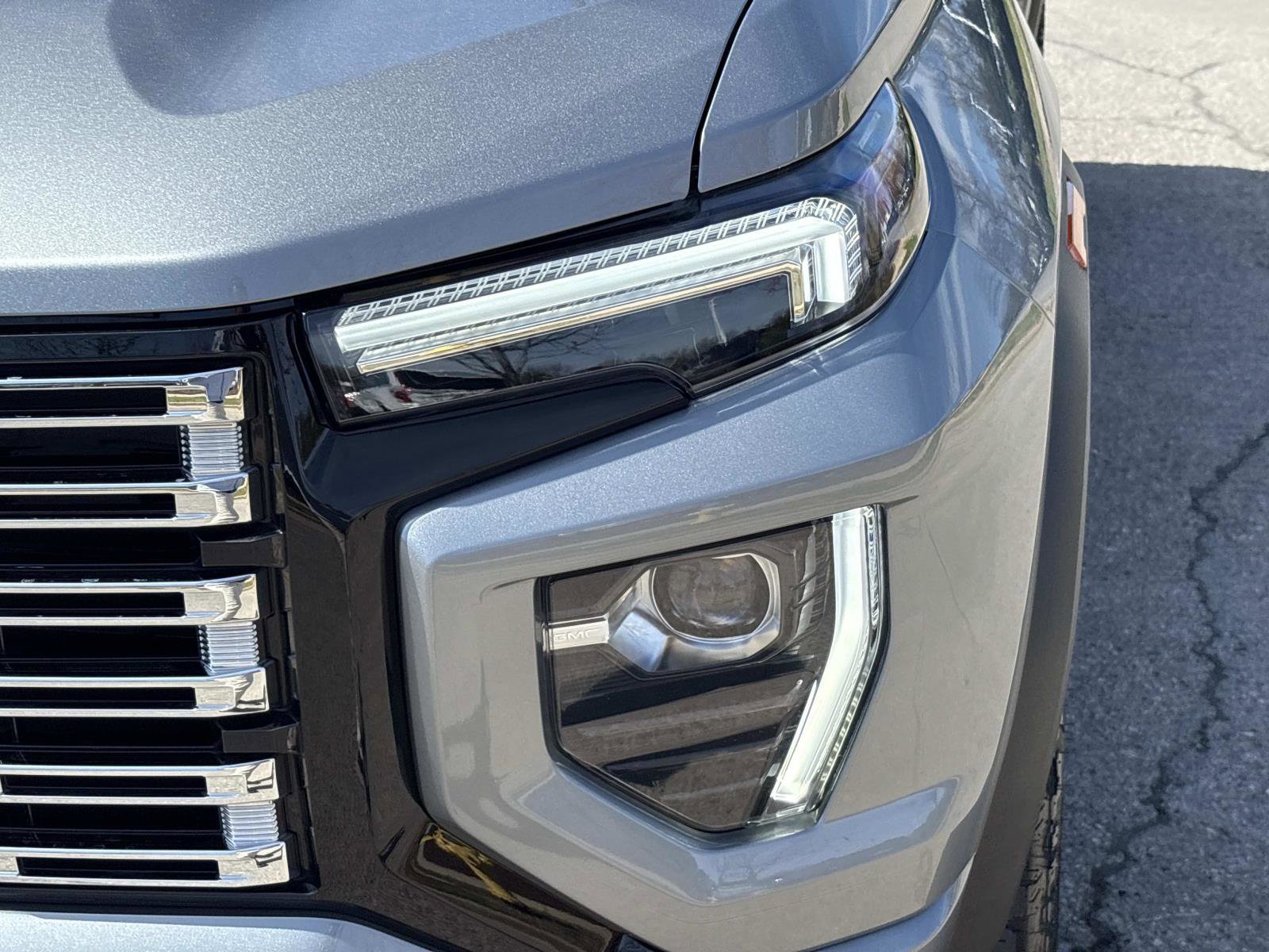 Certified 2024 GMC Canyon Denali image 11