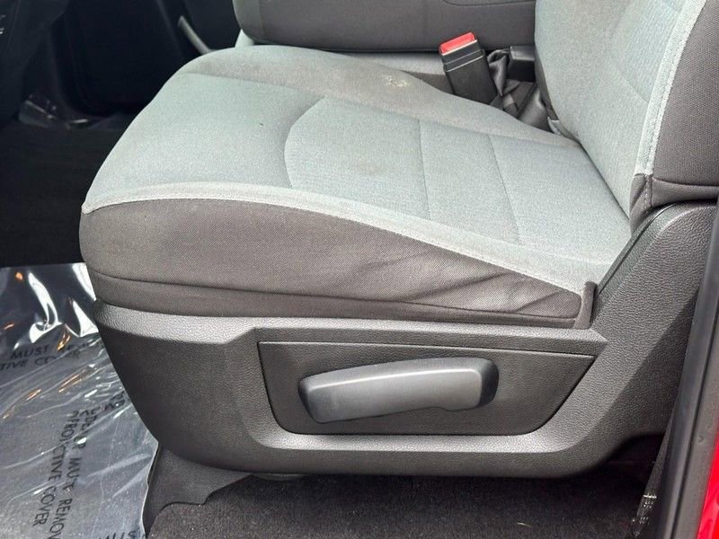 Used 2022 RAM 1500 Classic SLT image 17