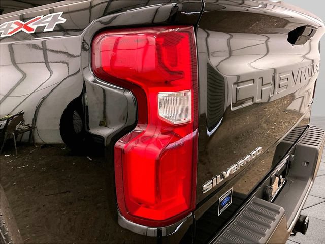 Used 2020 Chevrolet Silverado 1500 Custom w/ Custom Value Package AWD/4WD image 28