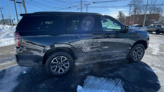 Used 2024 Chevrolet Tahoe Z71 w/ Luxury Package image 2