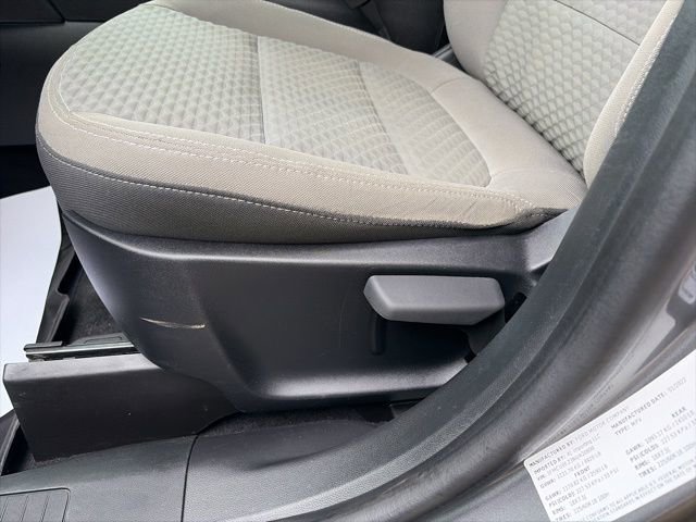 Used 2022 Ford Escape SE w/ Cold Weather Package FWD image 9