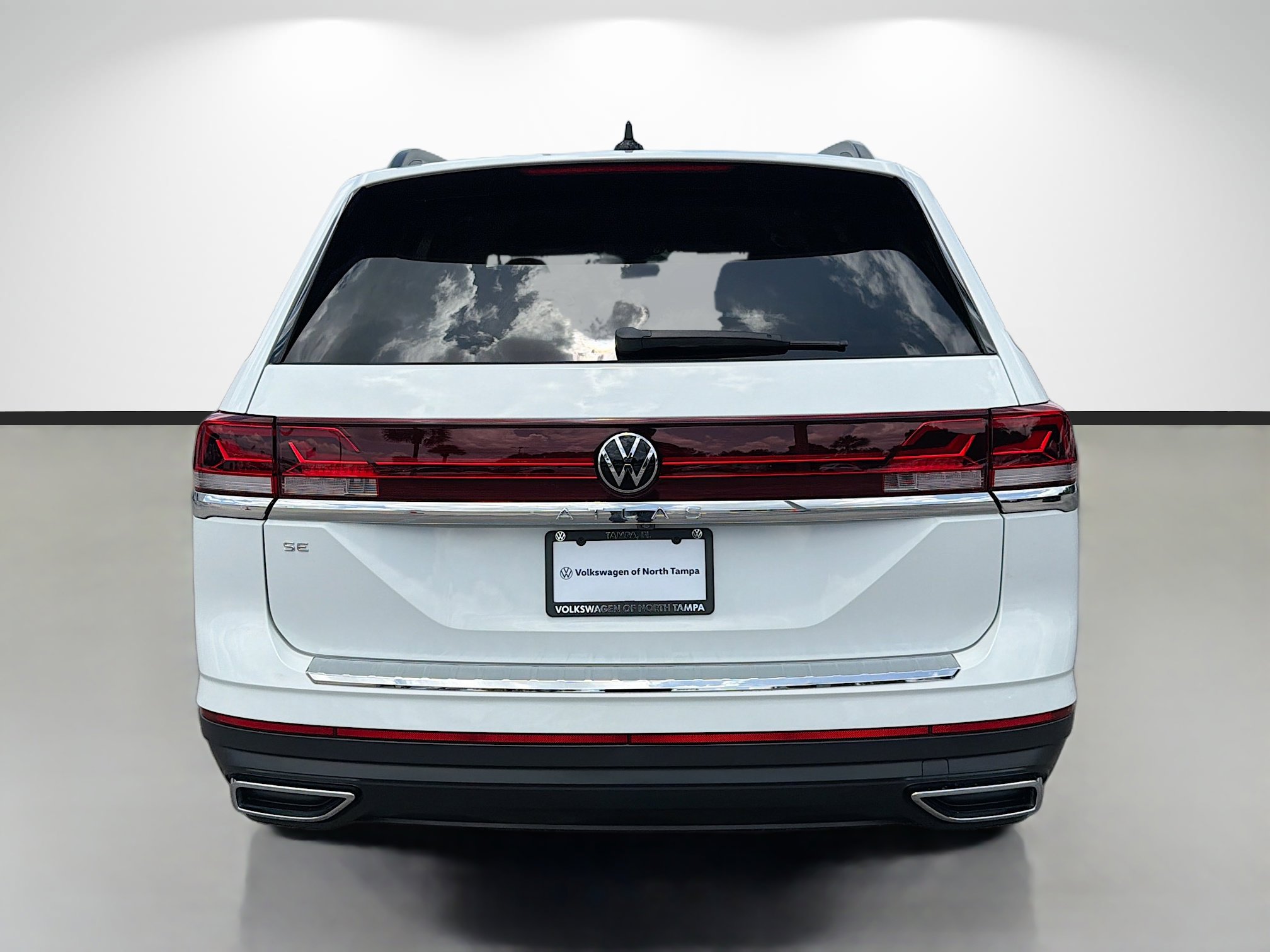 Used 2024 Volkswagen Atlas SE FWD image 4