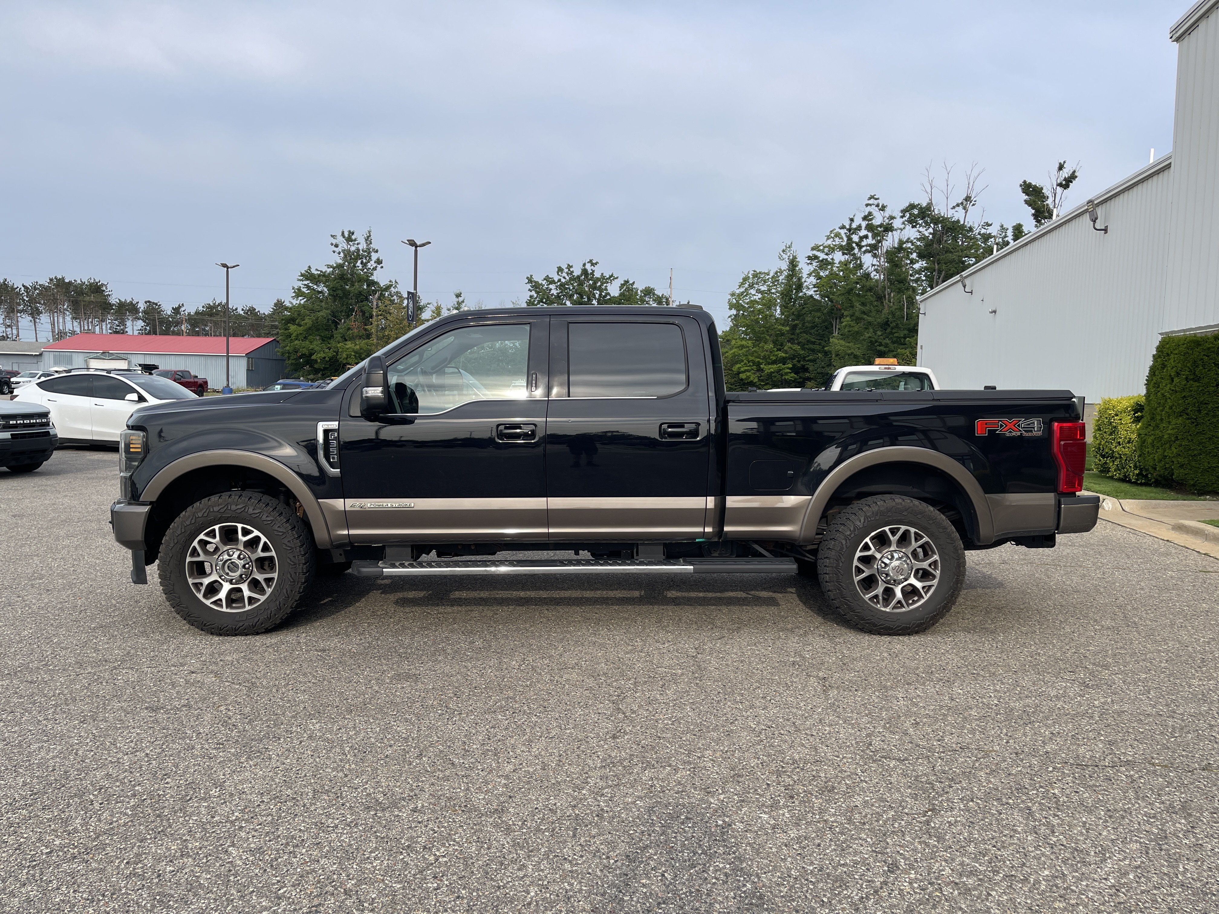Used 2020 Ford F350 King Ranch w/ FX4 Off-Road Package AWD/4WD image 7