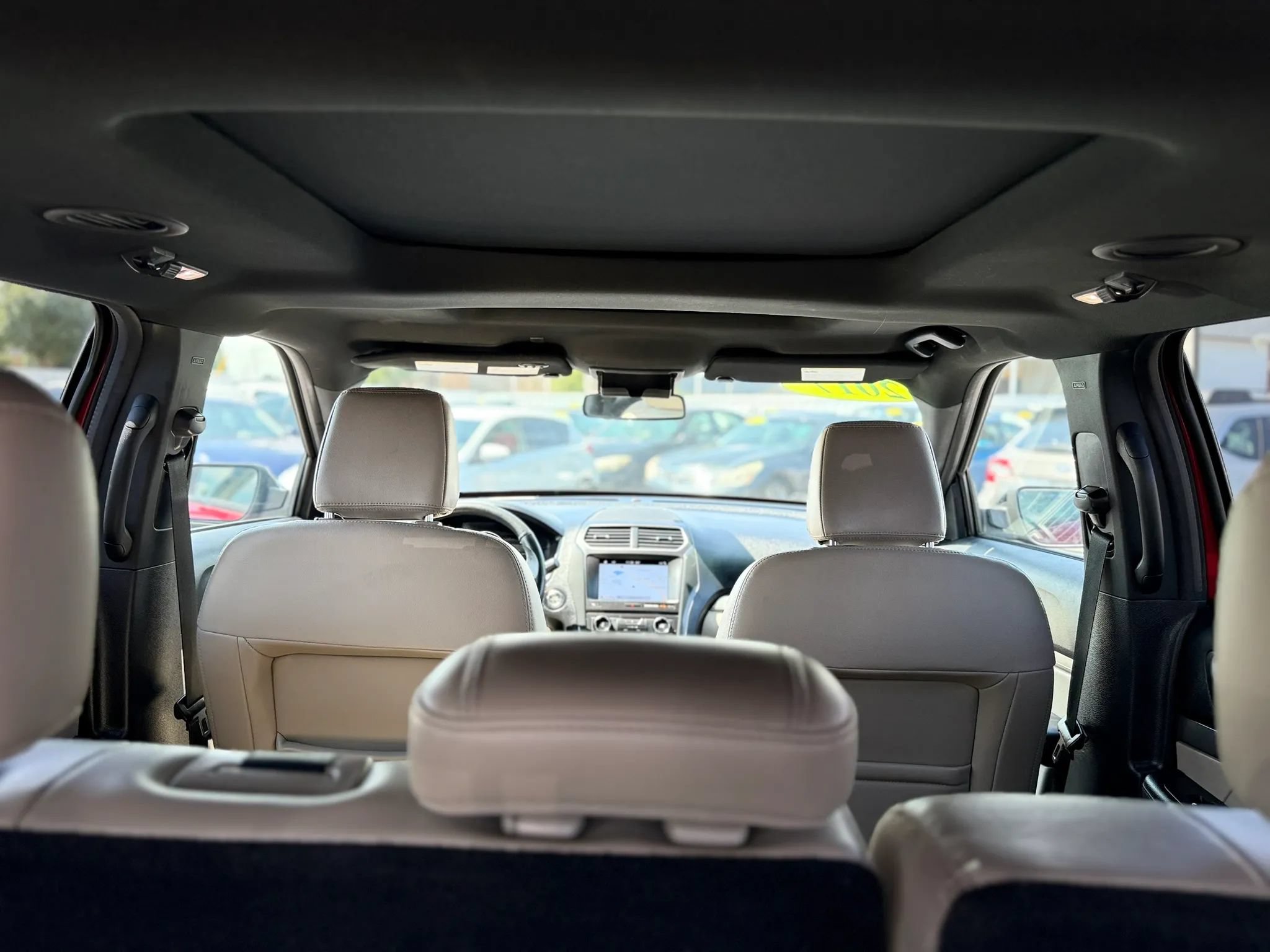 Used 2018 Ford Explorer XLT w/ Equipment Group 202A FWD image 7